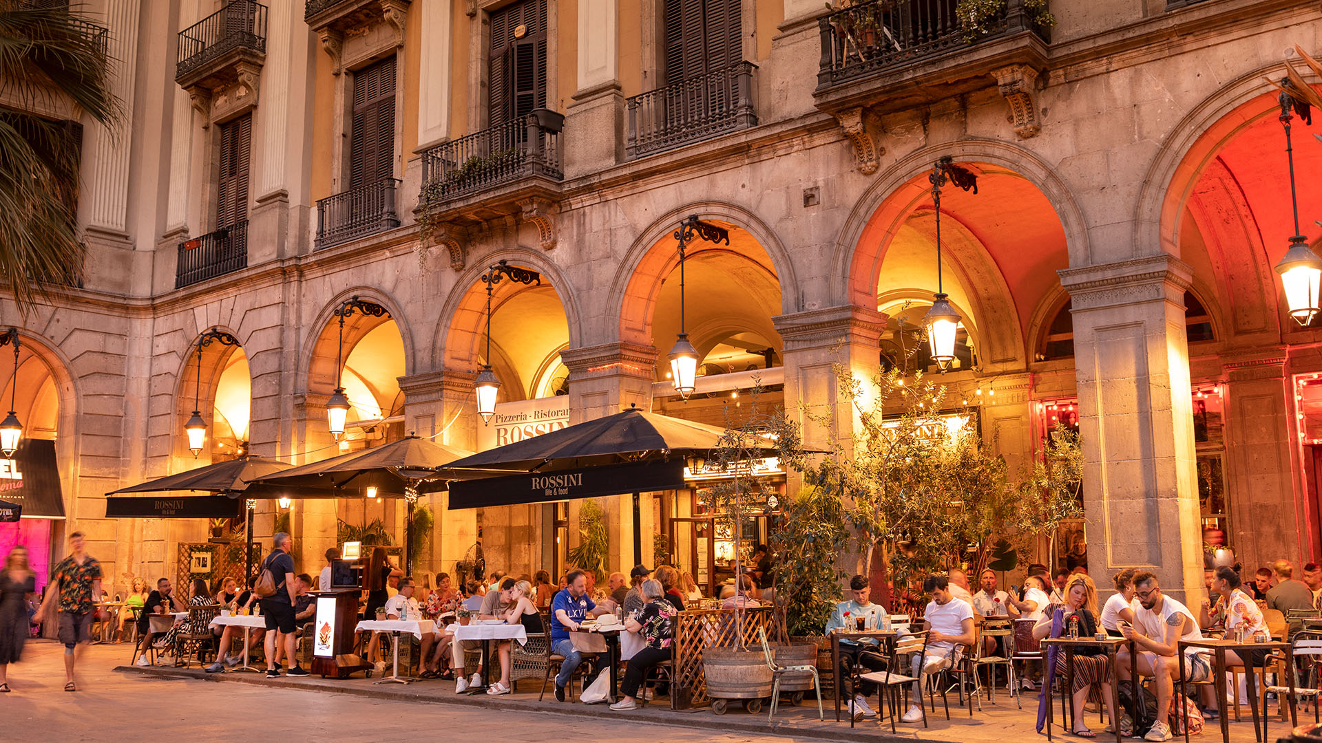 巴塞罗那夜生活202508131032